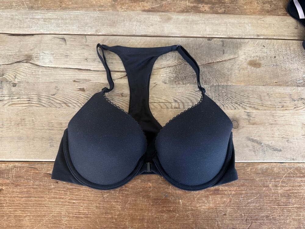 Victoria's Secret Pure Black 32DD Body by Victoria Perfect Shape Racerback Bra